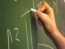 Devolução de taxa de matrícula em caso de desistência ou transferência de curso universitário é constitucional