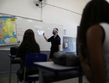 Mobilização por abertura de escolas cresce, mas alta da Covid-19 reacende medo de surtos