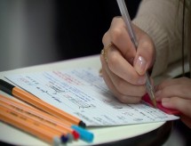 Meta para matrículas no ensino superior deverá ser atingida só em 2041, afirma entidade; pandemia poderá agravar ainda mais o quadro