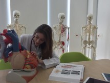 Universitários acumulam dívidas e deixam cursos na pandemia; redução de mensalidades para na Justiça
