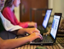 'Nativos digitais' não sabem buscar conhecimento na internet, diz OCDE