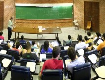 Ensino superior: número de professores doutores cresce 6,4% em um ano