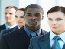 Negros com ensino superior têm mais dificuldade para achar vaga qualificada