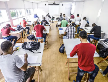 Como o avanço da imunização no Brasil impacta o setor de ensino