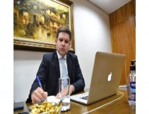 Hugo Motta defende suspensão do pagamento do Fies