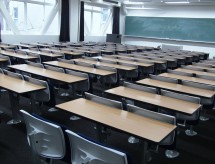 Número de alunos transferidos para a rede pública em SP cresce 44,4% e inadimplência em faculdades já é a maior da história