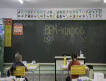 Após anúncio da fase vermelha, Covas libera volta às aulas no dia 12