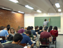 Cerca de 45 mil estudantes retornaram às universidades particulares em SP, aponta sindicato