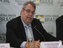 Secretário-executivo do MEC pode ficar 3 meses como interino