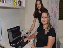 Mães optam pela EAD para conciliar estudos e maternidade