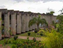 Professores da UnB publicam nota e defendem exigência de comprovante de vacinação contra Covid-19