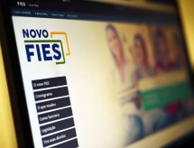 Edital para adesão das instituições ao 1º processo seletivo do Fies de 2022 foi publicado