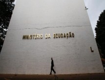 Governo exonera diretora do FNDE que cuida da operação do Fies e do Fundeb