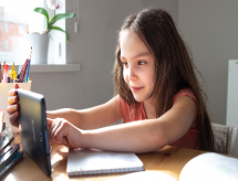 Portal de Periódicos oferta material para ensino em casa