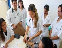 Número de médicos cresce no Brasil, mas capitais concentram mais da metade