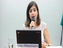 Nunca vi a educação ser tão desprezada como agora, diz Tabata Amaral