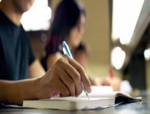 43% dos cursos superiores particulares têm nota ruim em avaliação federal