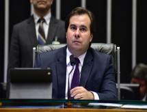 Câmara conclui aprovação de MP que suspende número mínimo obrigatório de dias letivos