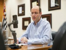 Marcos regulatórios devem ser revistos, afirma secretário