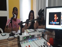 Sem internet, estudantes de São Paulo e Ceará recebem conteúdo pelo rádio durante a pandemia