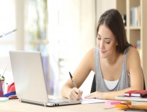 Em 10 anos, aumenta quase 5 vezes número de alunos que entram em cursos à distância do ensino superior, diz Inep