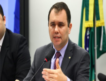 Autor da proposta calcula que 170 mil vagas a mais no FIES custariam R$ 2 Bilhões