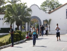 Lei da Liberdade Econômica cria brecha para aprovar curso superior sem análise do MEC