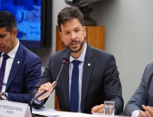 Grupo de deputados e senadores pede que ministro da Educação apresente ações realizadas pelo ensino na pandemia