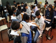 Estudantes se manifestam na web após Justiça manter datas do Enem